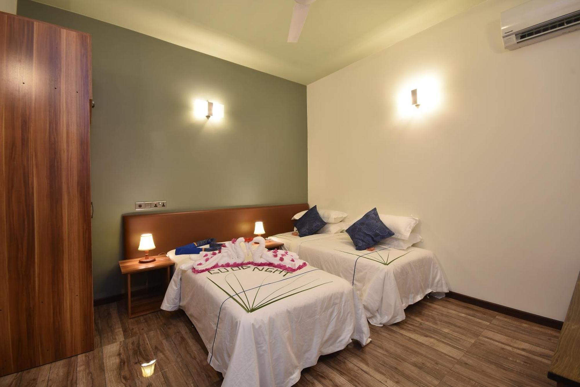 Island Home Inn Ukulhas Buitenkant foto