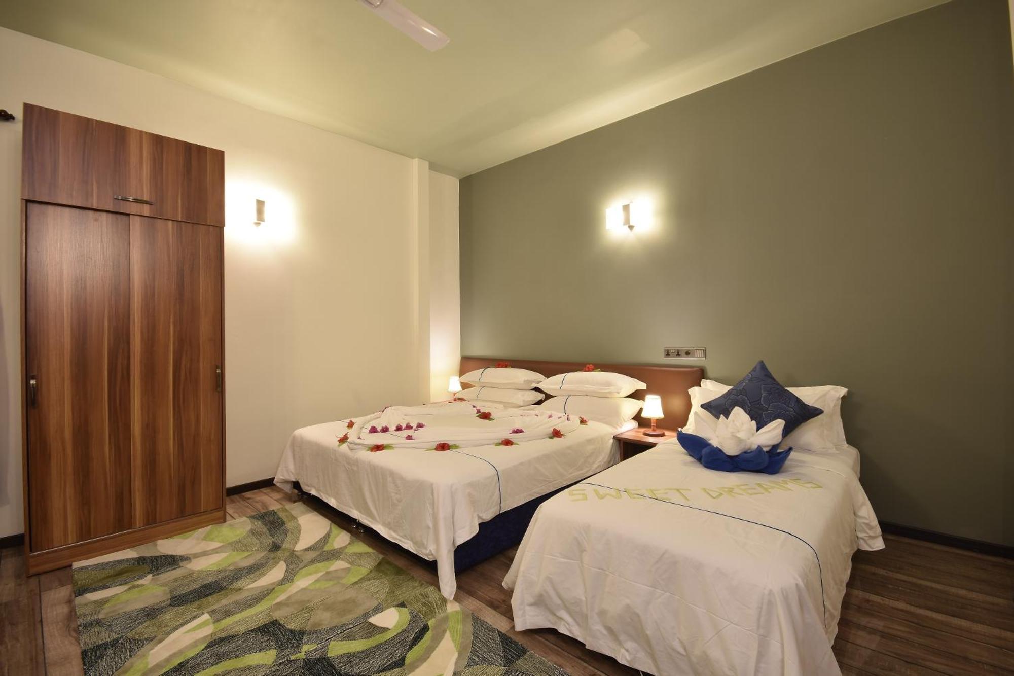 Island Home Inn Ukulhas Buitenkant foto