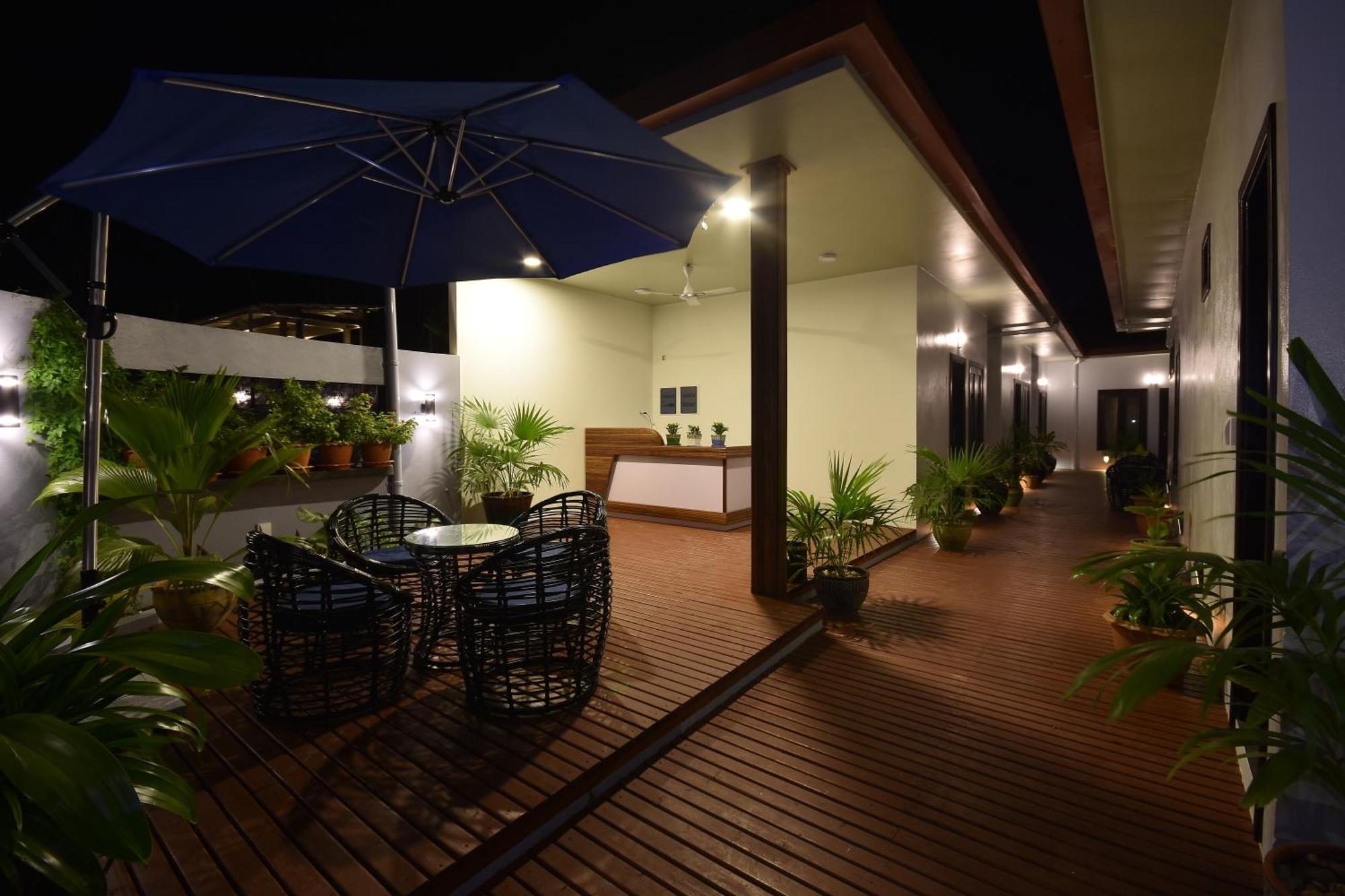 Island Home Inn Ukulhas Buitenkant foto
